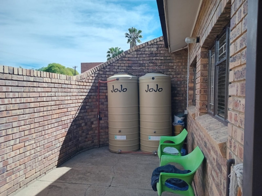 7 Bedroom Property for Sale in Bloemhof North West